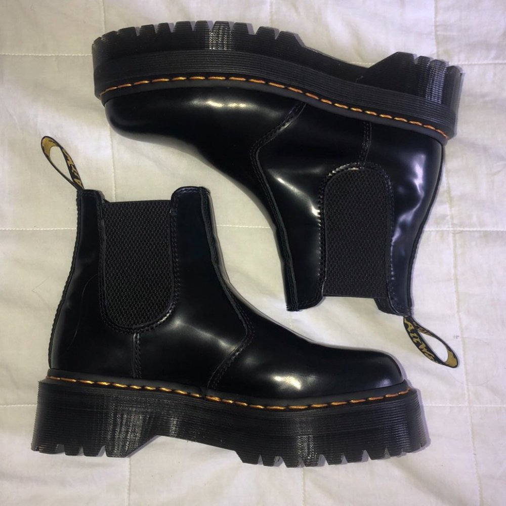 Dr. Martens 2976 PLATFORM CHELSEA BOOTS